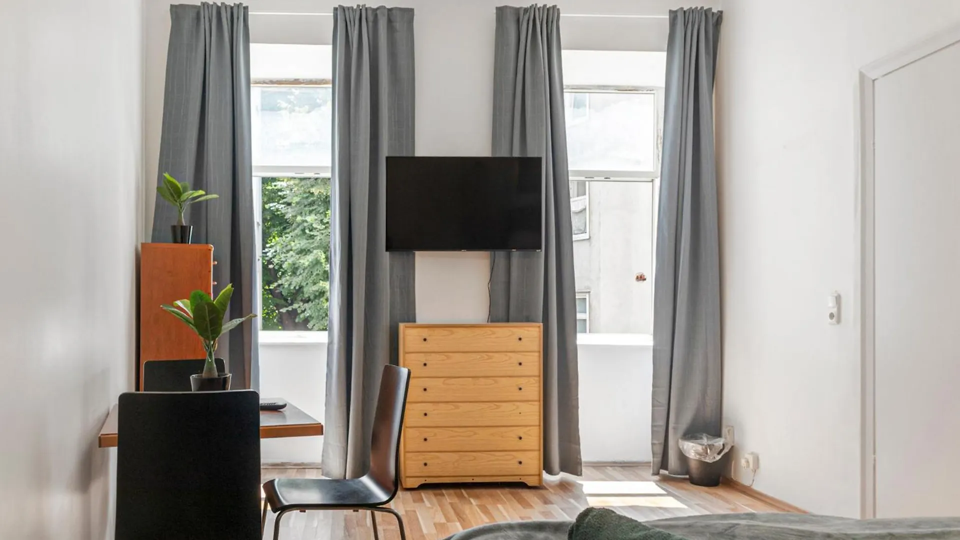 Apartment Modern 1Br Apt Tv & Wifi, Well Connected Vienna