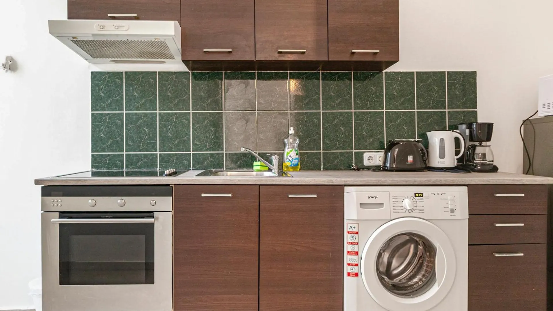 Modern 1Br Apt Tv & Wifi, Well Connected Vienna Austria